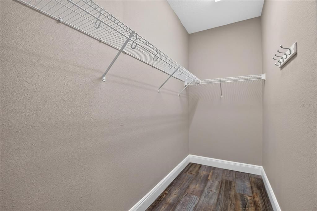 En Venta: $450,000 (4 camas, 2 baños, 2119 Pies cuadrados)