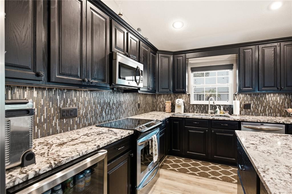 For Sale: $425,000 (2 beds, 2 baths, 1412 Square Feet)