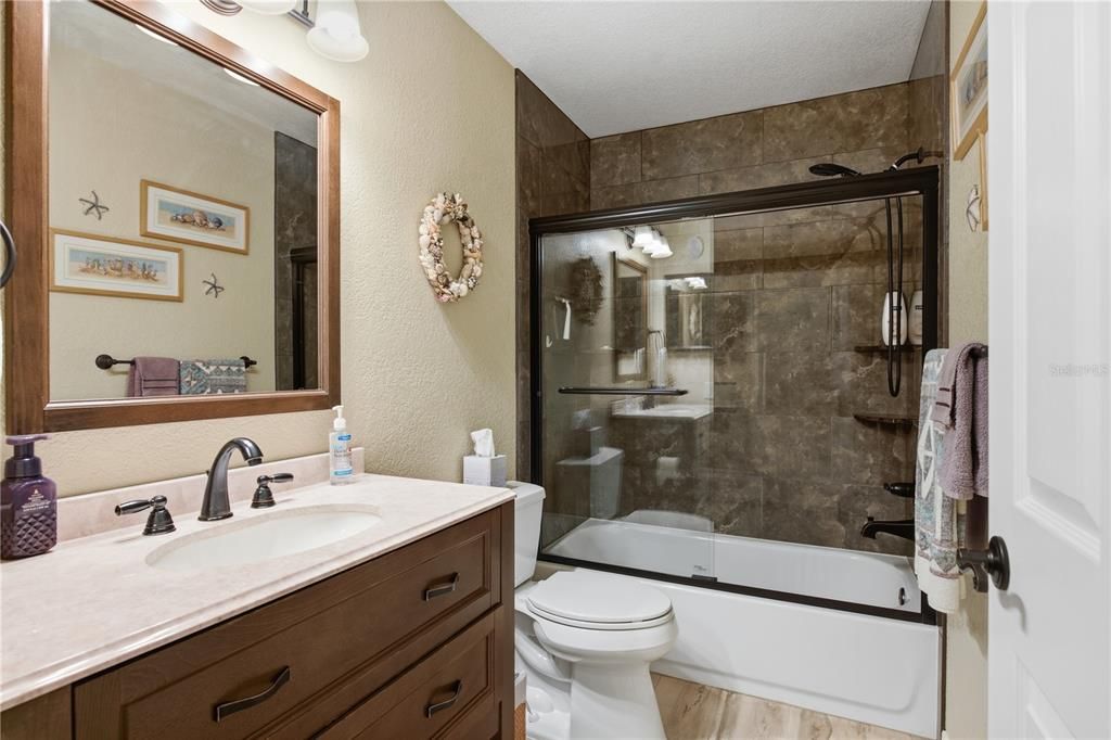 For Sale: $425,000 (2 beds, 2 baths, 1412 Square Feet)