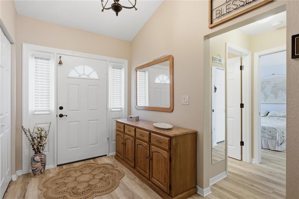 For Sale: $425,000 (2 beds, 2 baths, 1412 Square Feet)