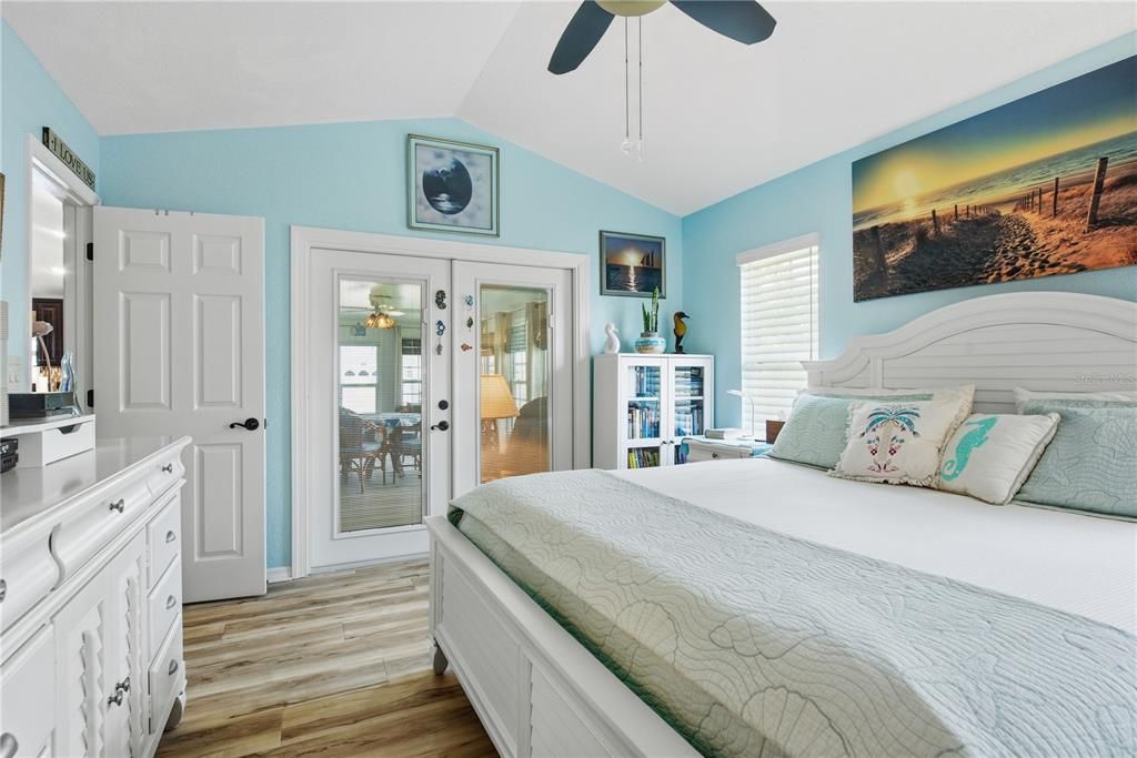 For Sale: $425,000 (2 beds, 2 baths, 1412 Square Feet)