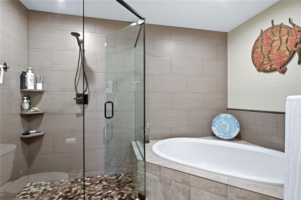 For Sale: $425,000 (2 beds, 2 baths, 1412 Square Feet)