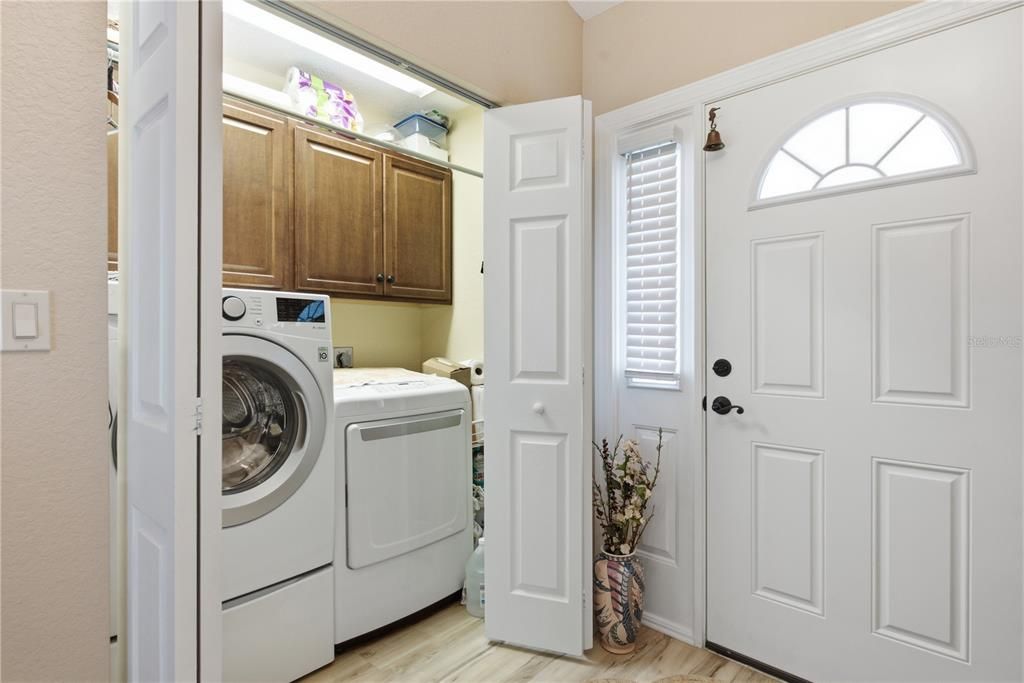 For Sale: $425,000 (2 beds, 2 baths, 1412 Square Feet)