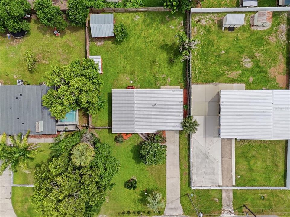 Activo con contrato: $240,000 (3 camas, 2 baños, 1053 Pies cuadrados)