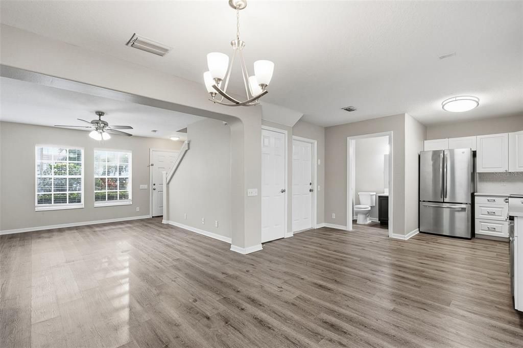 For Sale: $269,900 (2 beds, 1 baths, 1271 Square Feet)