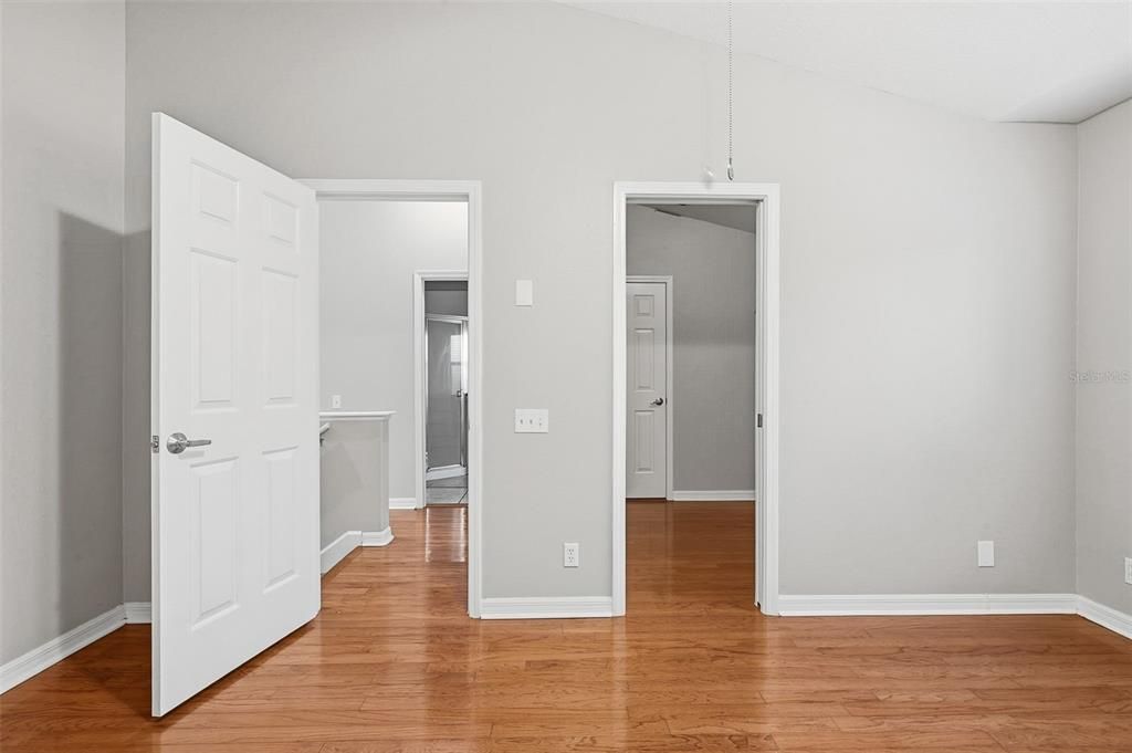 For Sale: $269,900 (2 beds, 1 baths, 1271 Square Feet)