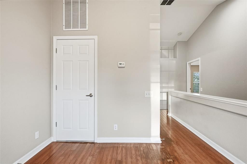 For Sale: $269,900 (2 beds, 1 baths, 1271 Square Feet)