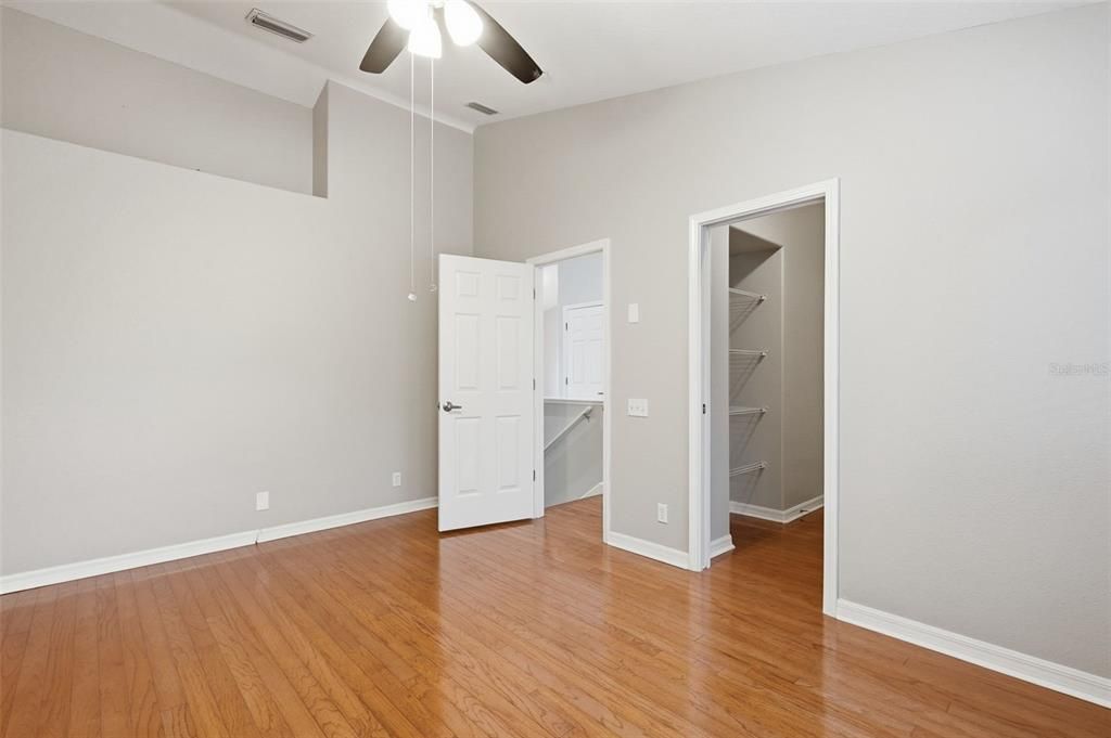 For Sale: $269,900 (2 beds, 1 baths, 1271 Square Feet)