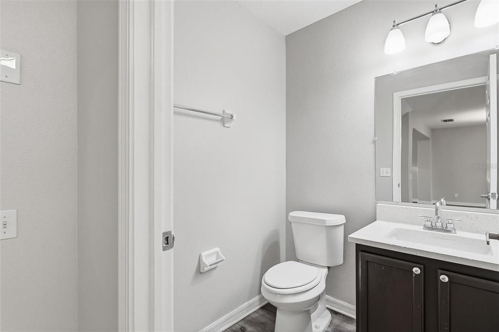 For Sale: $269,900 (2 beds, 1 baths, 1271 Square Feet)