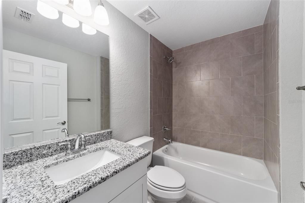En Venta: $344,900 (4 camas, 2 baños, 1927 Pies cuadrados)