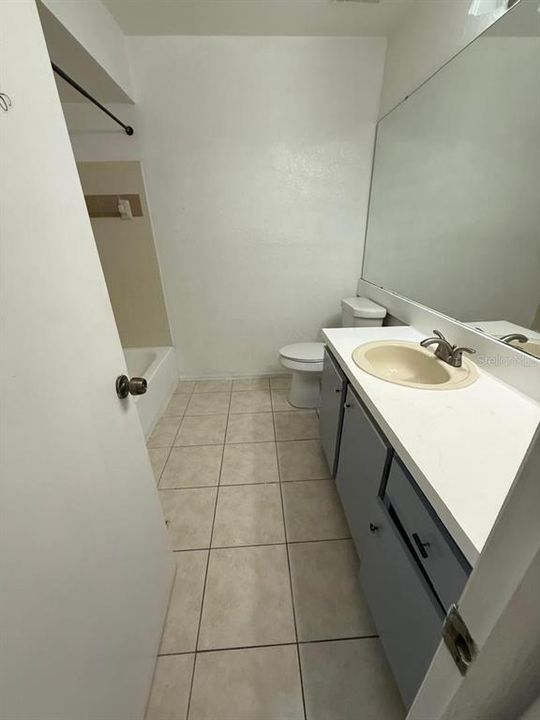 For Rent: $1,500 (2 beds, 2 baths, 864 Square Feet)