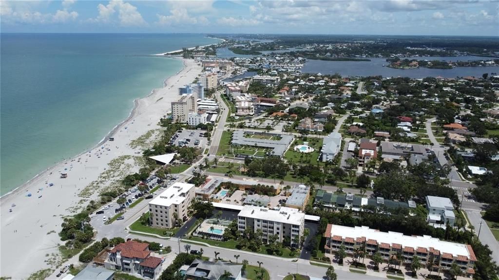 На продажу: $59,000 (0.07 acres)