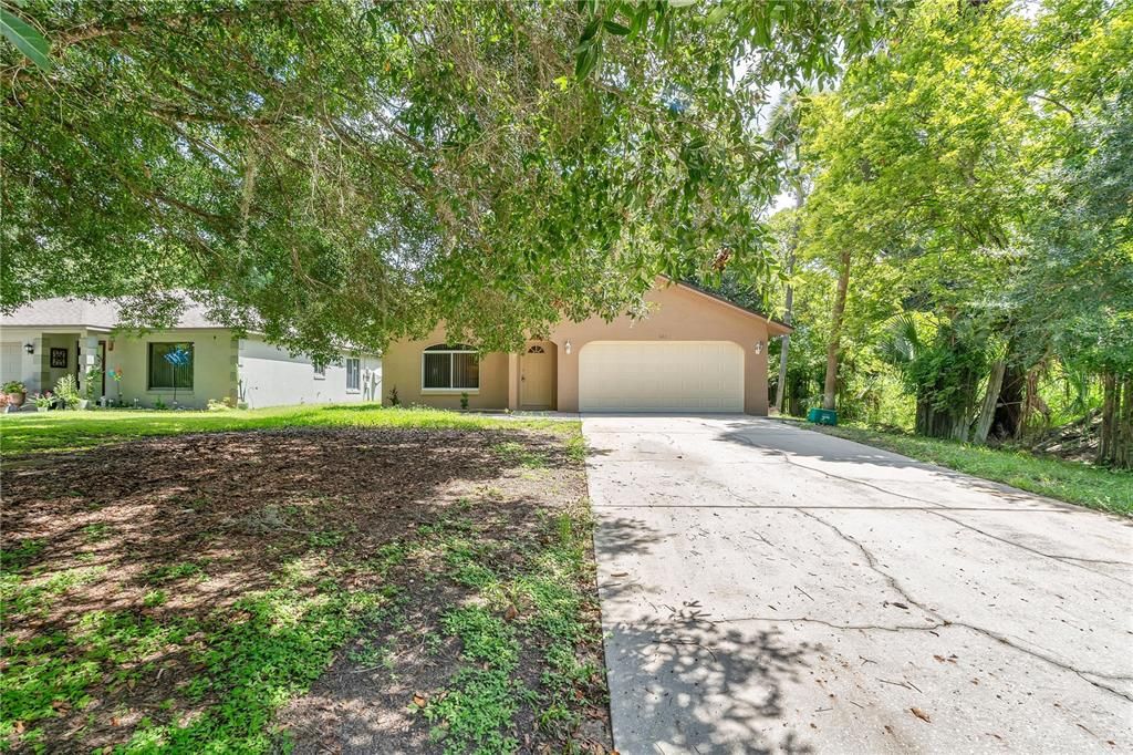 For Sale: $259,999 (3 beds, 2 baths, 1122 Square Feet)