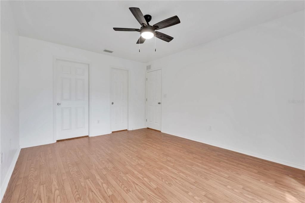 For Sale: $259,999 (3 beds, 2 baths, 1122 Square Feet)