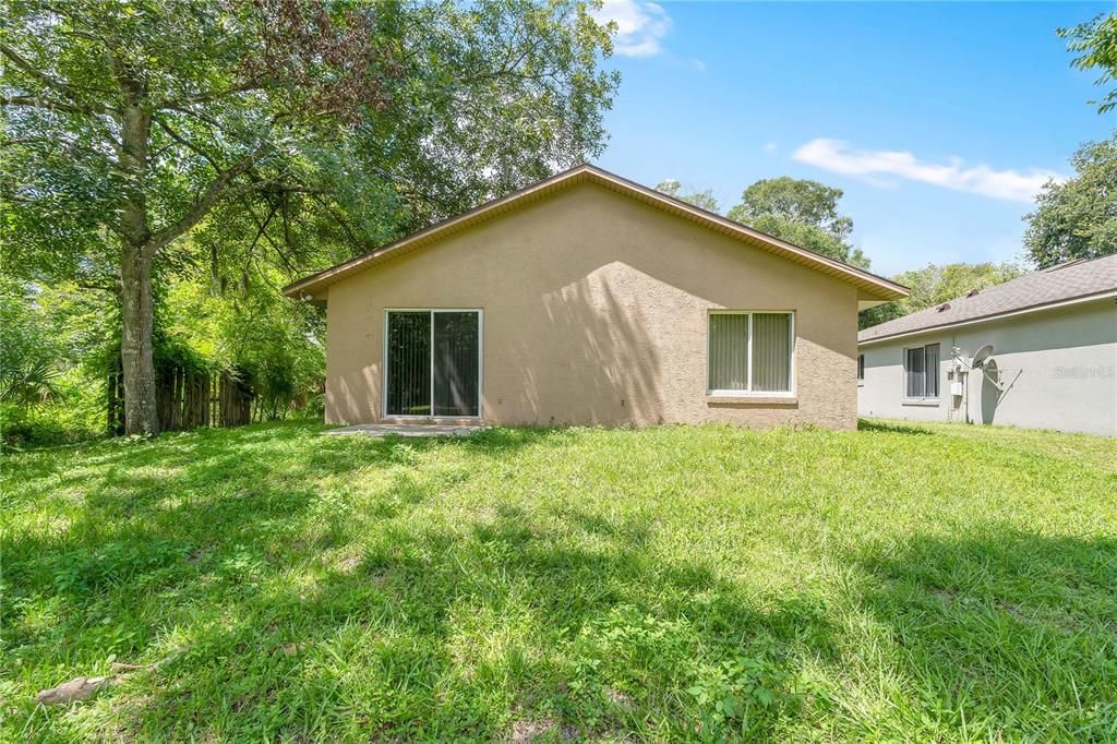 For Sale: $259,999 (3 beds, 2 baths, 1122 Square Feet)
