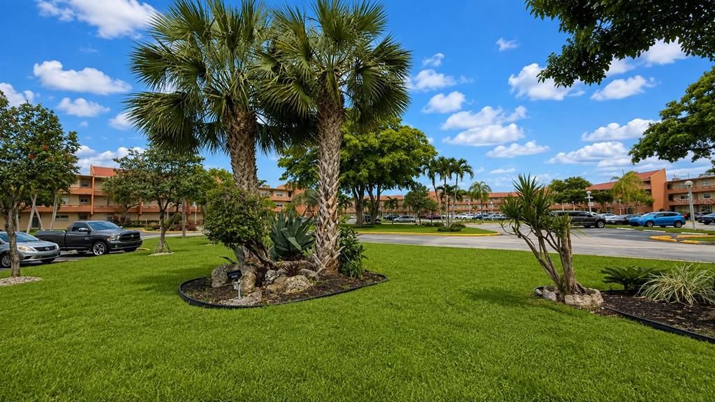 For Sale: $139,900 (1 beds, 1 baths, 730 Square Feet)