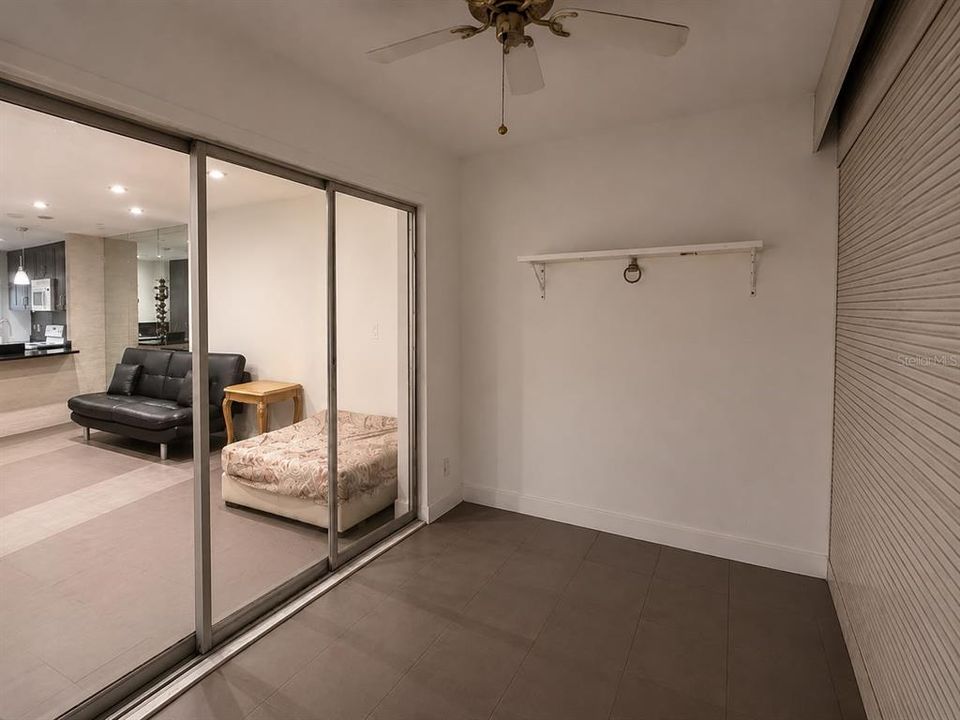For Sale: $139,900 (1 beds, 1 baths, 730 Square Feet)