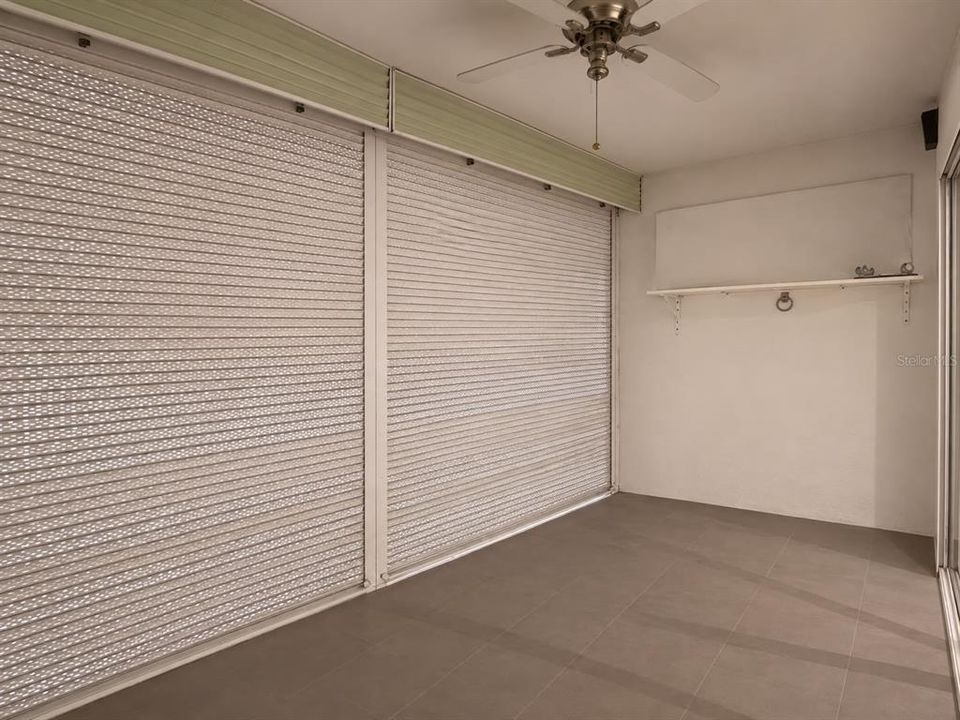 For Sale: $139,900 (1 beds, 1 baths, 730 Square Feet)
