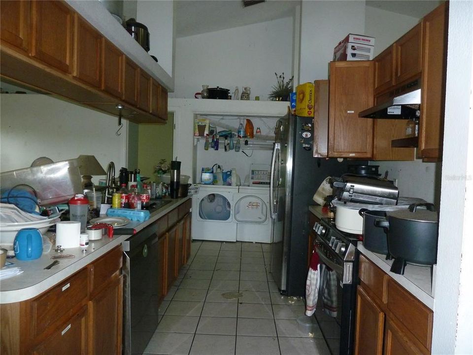 Activo con contrato: $300,000 (3 camas, 2 baños, 1522 Pies cuadrados)