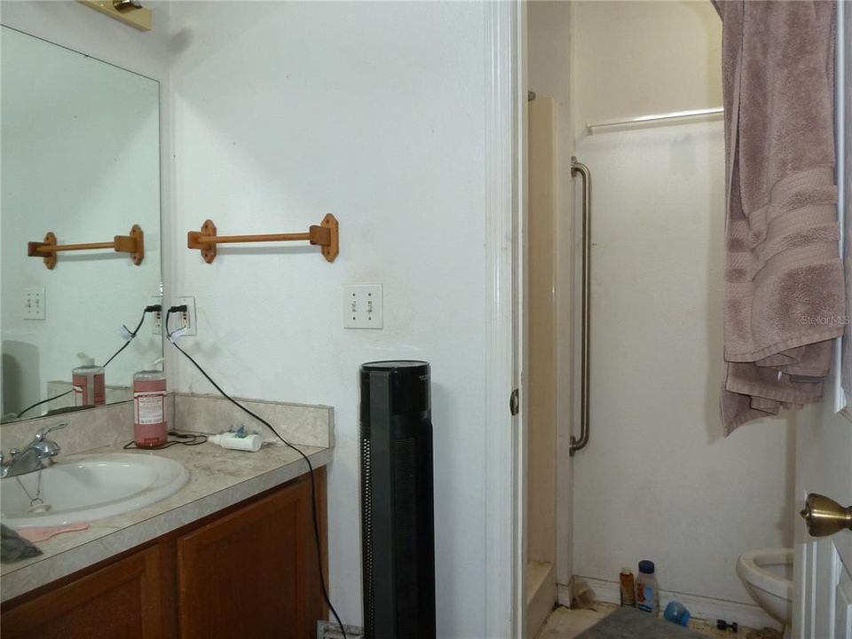 Activo con contrato: $300,000 (3 camas, 2 baños, 1522 Pies cuadrados)