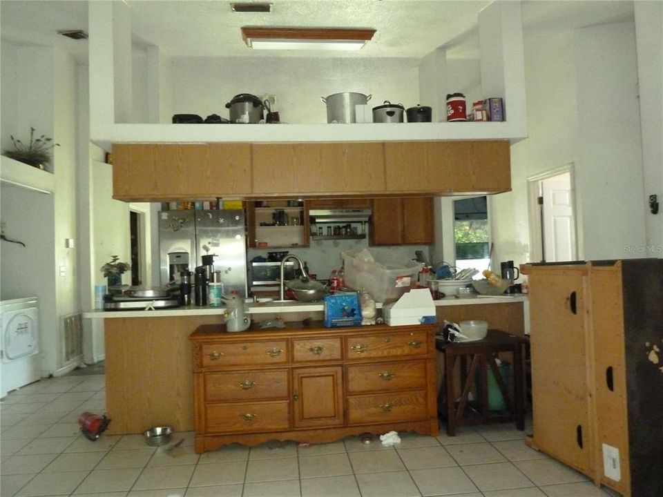 Activo con contrato: $300,000 (3 camas, 2 baños, 1522 Pies cuadrados)