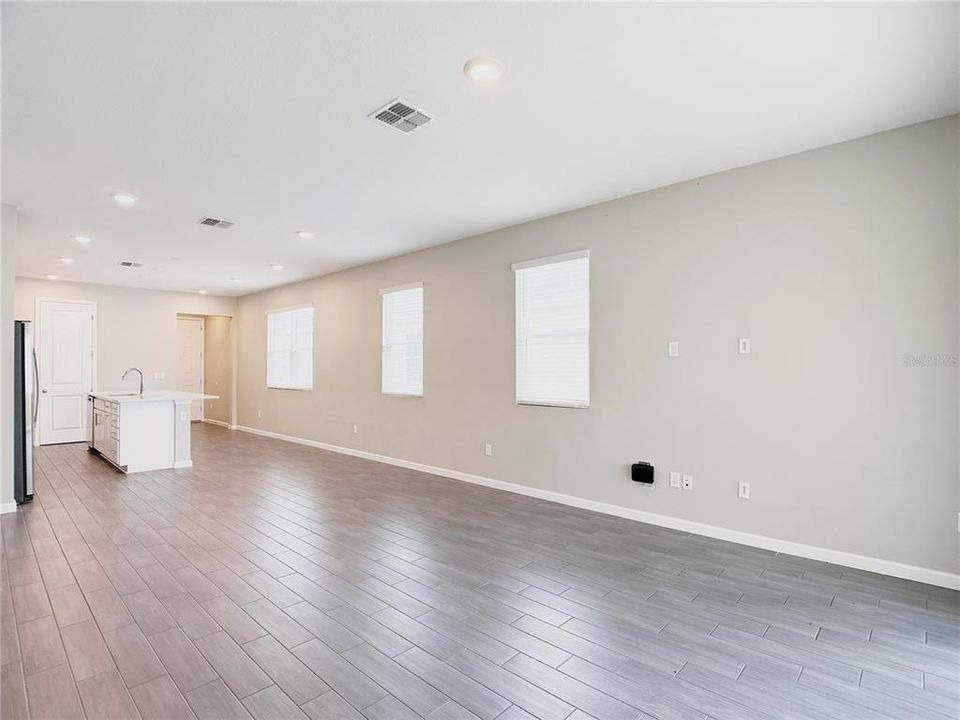 For Rent: $1,850 (3 beds, 2 baths, 1578 Square Feet)