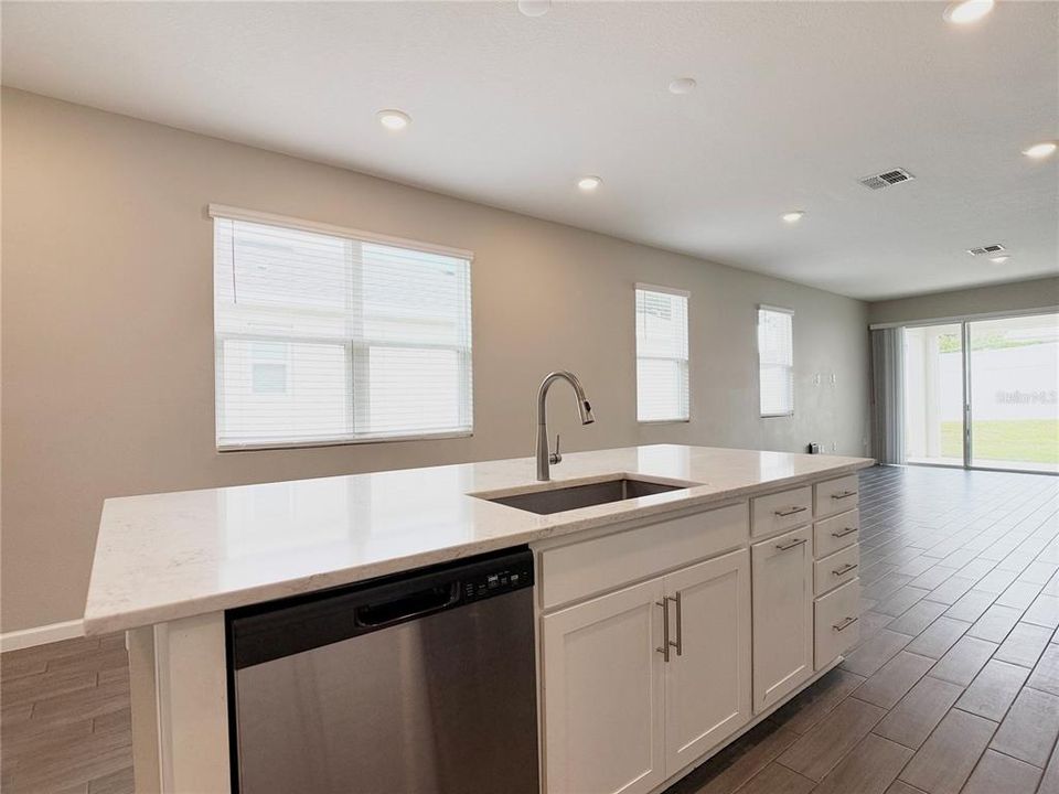 For Rent: $1,850 (3 beds, 2 baths, 1578 Square Feet)