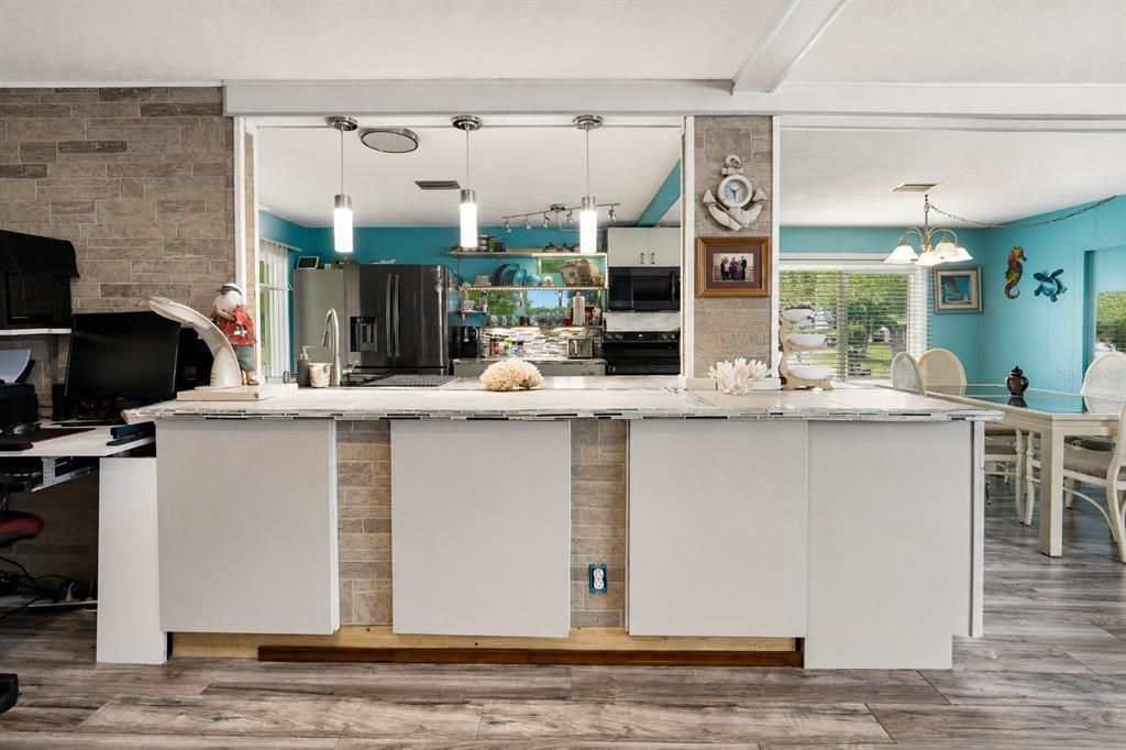 For Sale: $210,000 (2 beds, 2 baths, 1320 Square Feet)