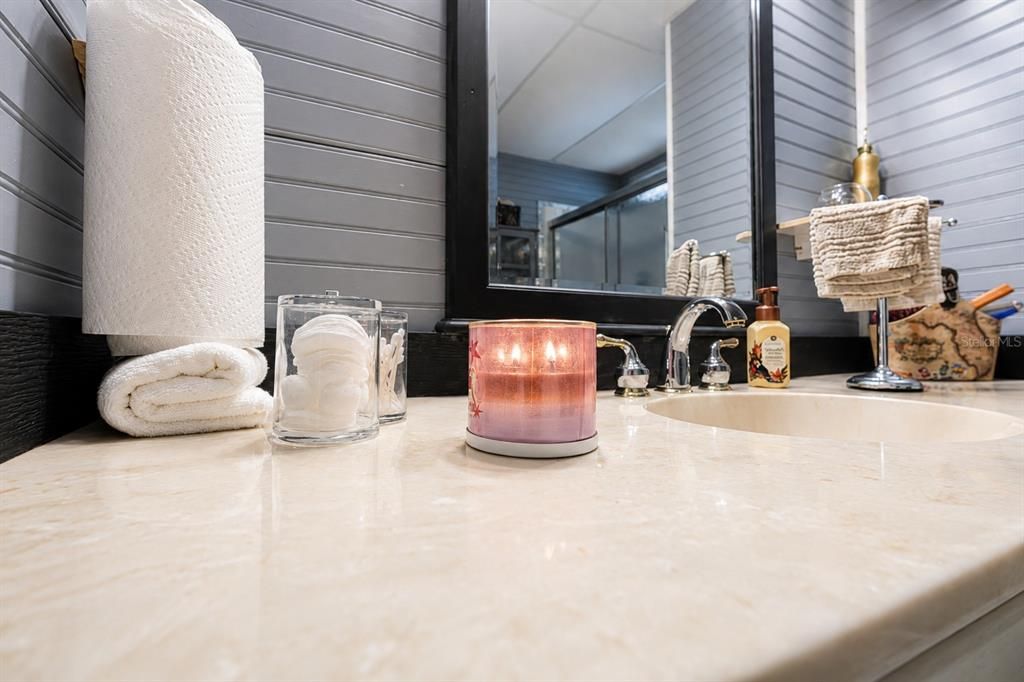 For Sale: $210,000 (2 beds, 2 baths, 1320 Square Feet)