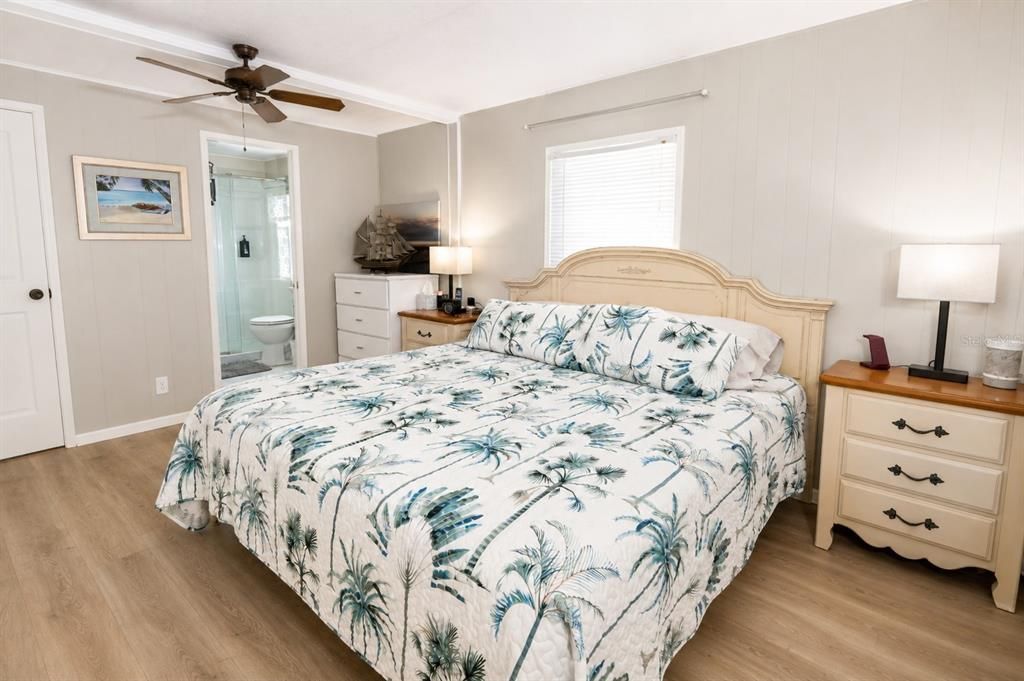 For Sale: $210,000 (2 beds, 2 baths, 1320 Square Feet)