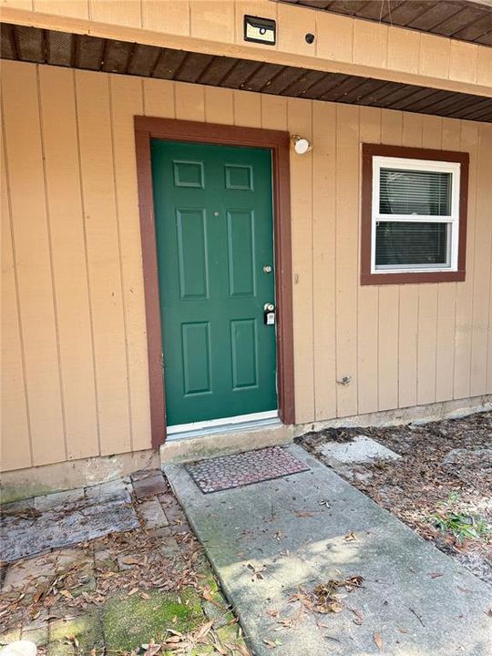 For Rent: $1,250 (2 beds, 1 baths, 1008 Square Feet)