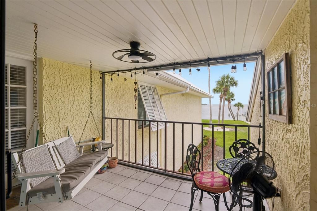 En Venta: $319,000 (2 camas, 2 baños, 1070 Pies cuadrados)