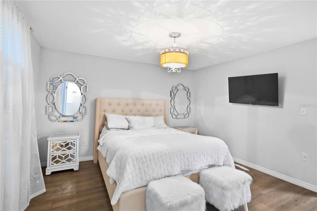 For Sale: $330,000 (4 beds, 3 baths, 1920 Square Feet)