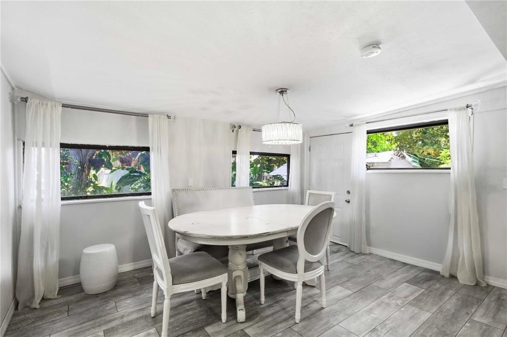 For Sale: $330,000 (4 beds, 3 baths, 1920 Square Feet)