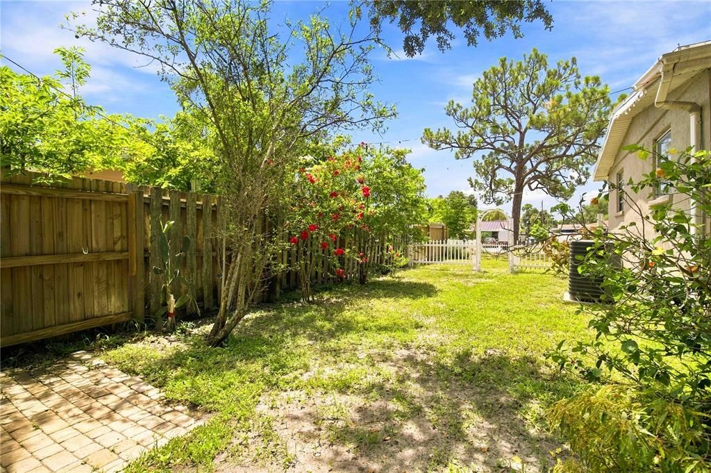 For Sale: $330,000 (4 beds, 3 baths, 1920 Square Feet)