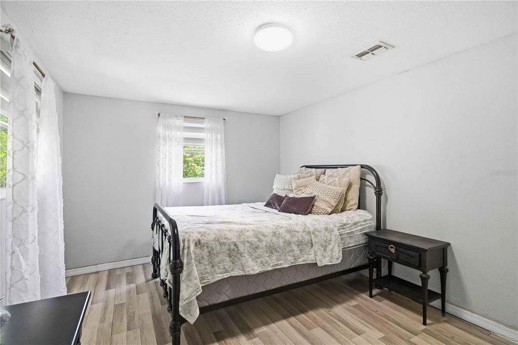 For Sale: $330,000 (4 beds, 3 baths, 1920 Square Feet)