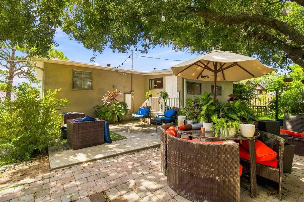 For Sale: $330,000 (4 beds, 3 baths, 1920 Square Feet)
