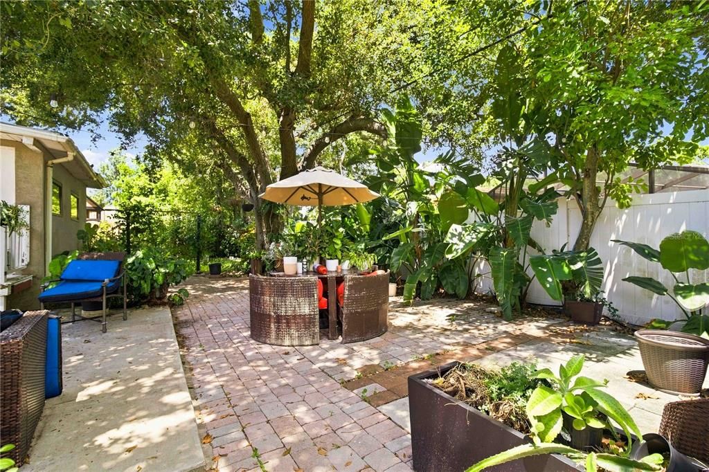 For Sale: $330,000 (4 beds, 3 baths, 1920 Square Feet)