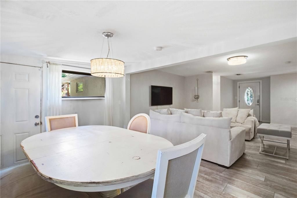 For Sale: $330,000 (4 beds, 3 baths, 1920 Square Feet)