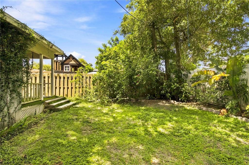 For Sale: $330,000 (4 beds, 3 baths, 1920 Square Feet)