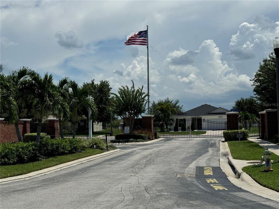 For Rent: $2,300 (3 beds, 2 baths, 1672 Square Feet)