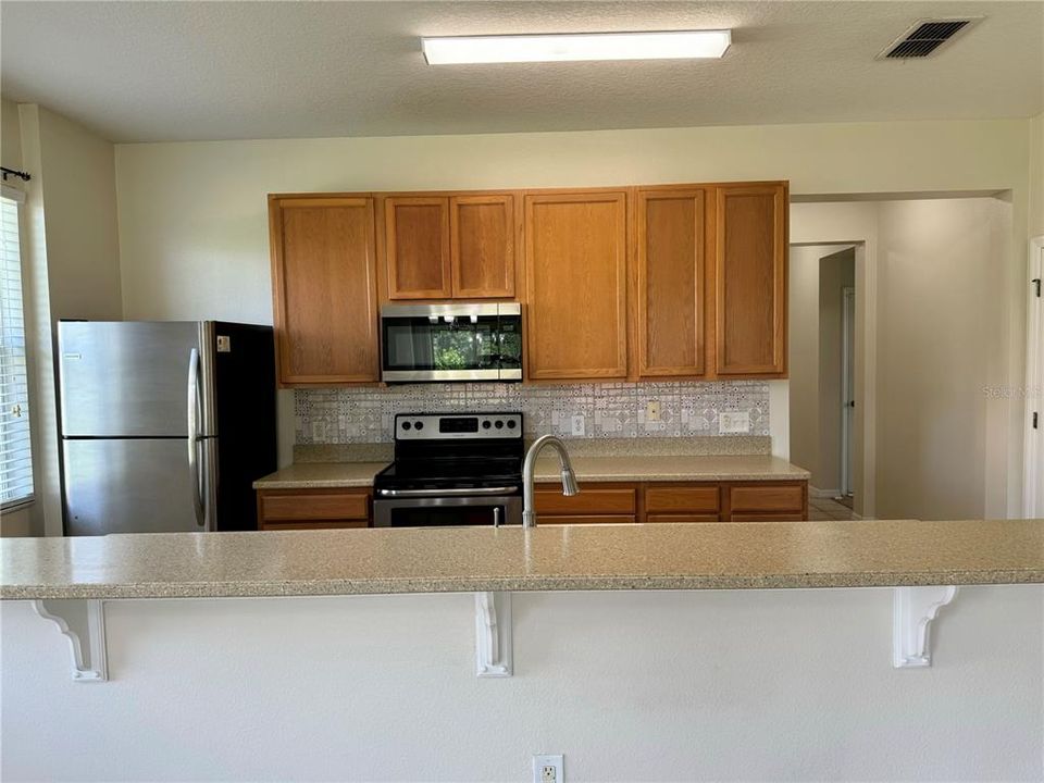 For Rent: $2,300 (3 beds, 2 baths, 1672 Square Feet)