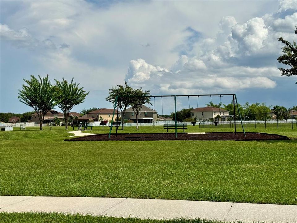 For Rent: $2,300 (3 beds, 2 baths, 1672 Square Feet)