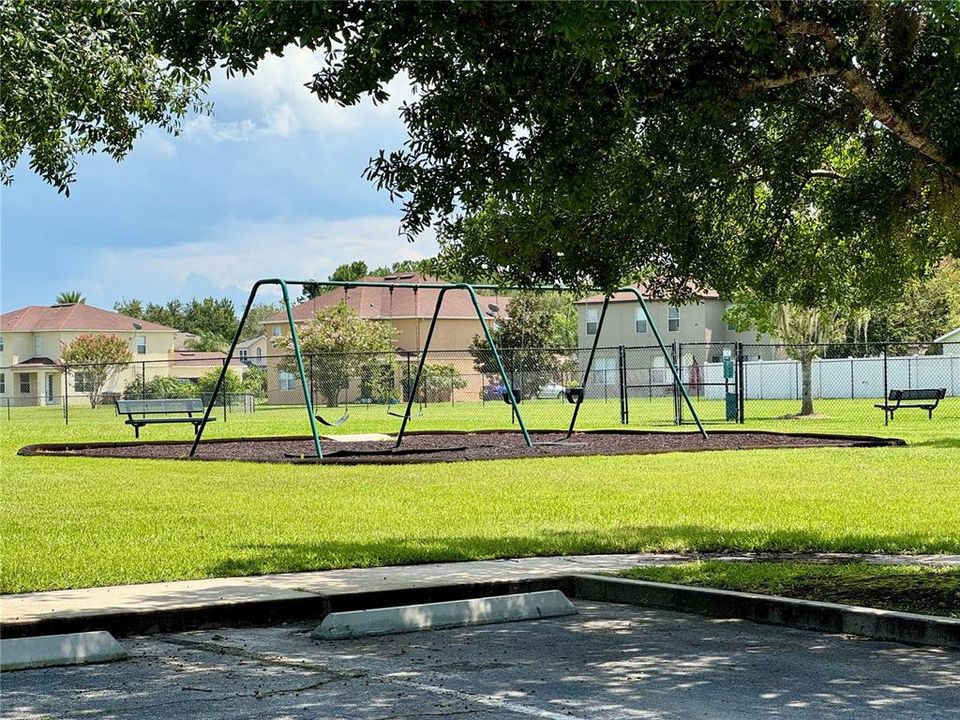 For Rent: $2,300 (3 beds, 2 baths, 1672 Square Feet)
