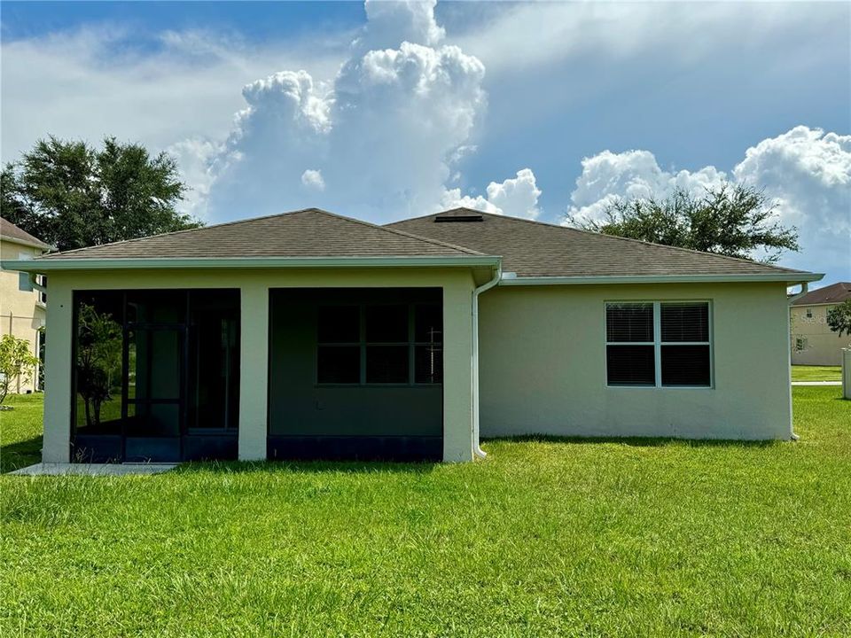 For Rent: $2,300 (3 beds, 2 baths, 1672 Square Feet)