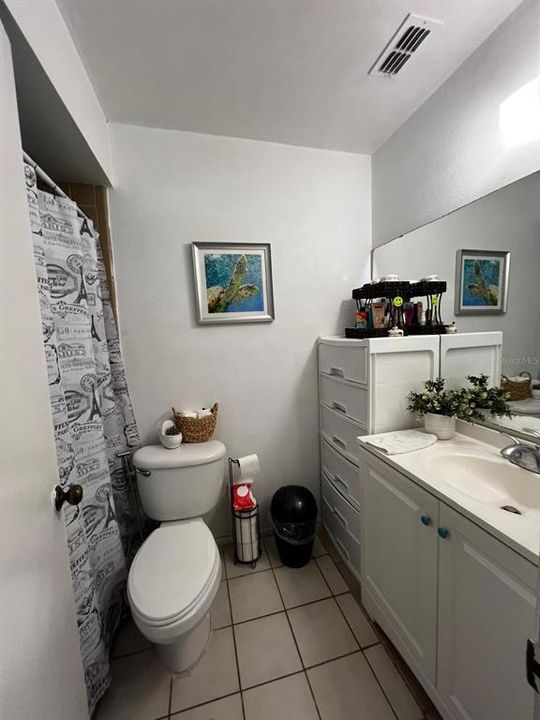На продажу: $225,000 (2 спален, 2 ванн, 960 Квадратных фут)