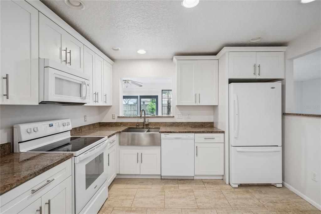 For Sale: $435,000 (3 beds, 2 baths, 2116 Square Feet)