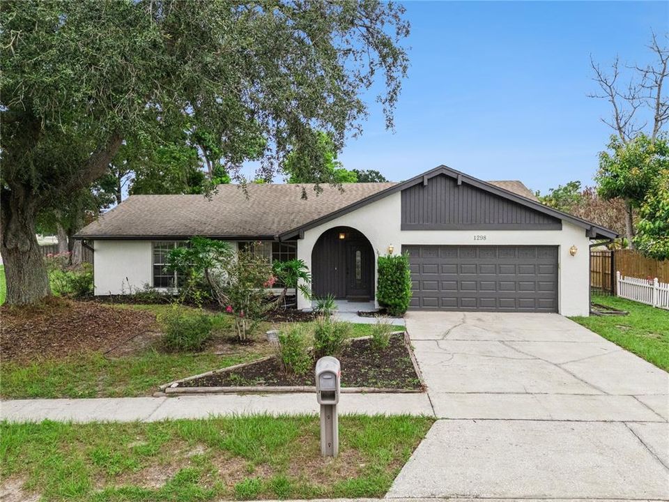 For Sale: $435,000 (3 beds, 2 baths, 2116 Square Feet)