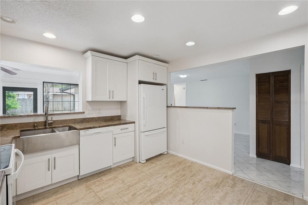 For Sale: $435,000 (3 beds, 2 baths, 2116 Square Feet)