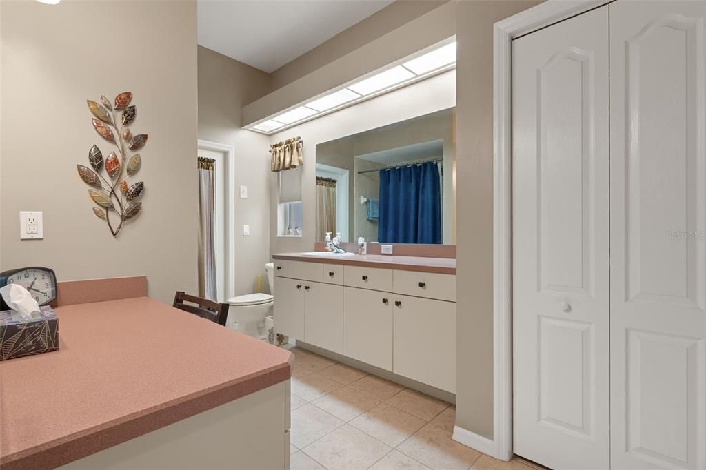 For Sale: $448,700 (3 beds, 2 baths, 2004 Square Feet)